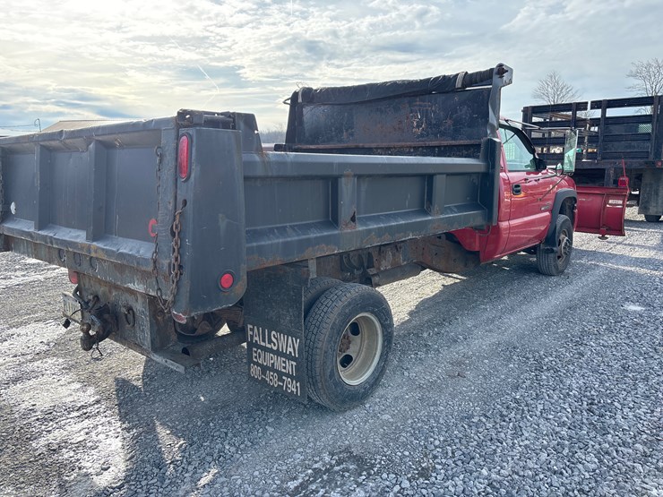 #1113-•-2004-gmc-sierra-pickup-truck-image-8