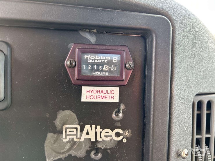 2007-international-derrick-digger-truck-image-17