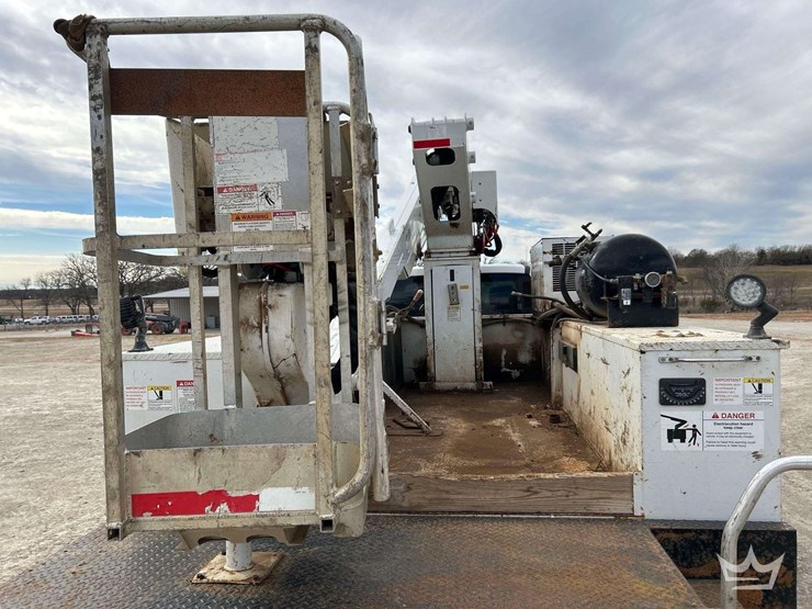 2017-ford-f550-image-25