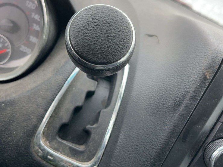 2015-ram-tradesman-image-16