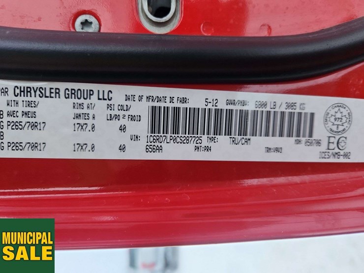 2012-dodge-1500-image-36