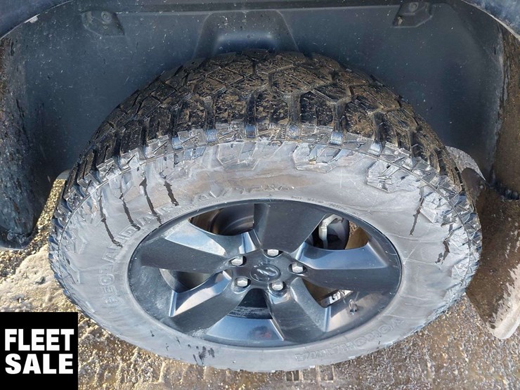 2023-ram-1500-classic-image-11