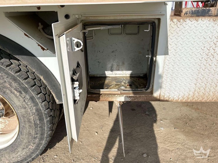 2013-freightliner-m2-ta45m-altec-bucket-truck-image-23