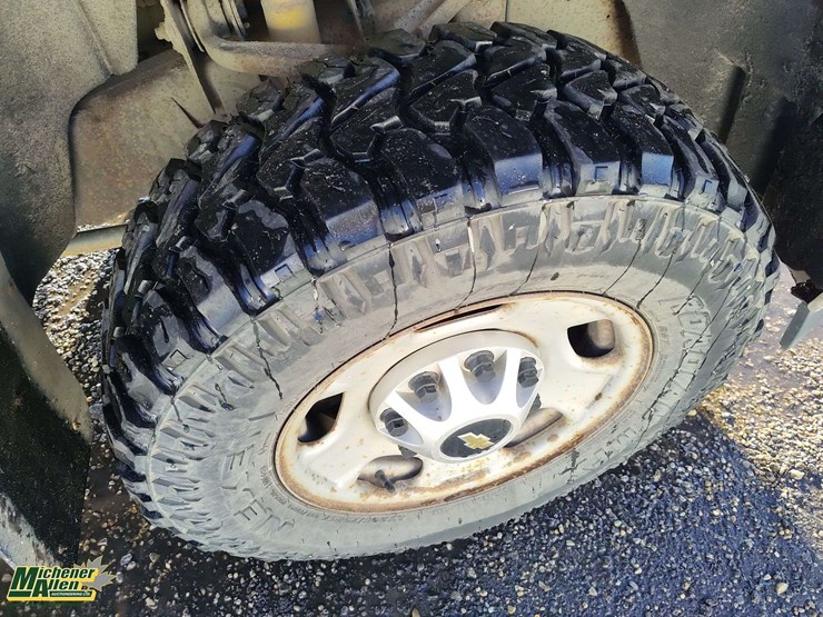 2015-chevrolet-silverado-2500hd-image-29