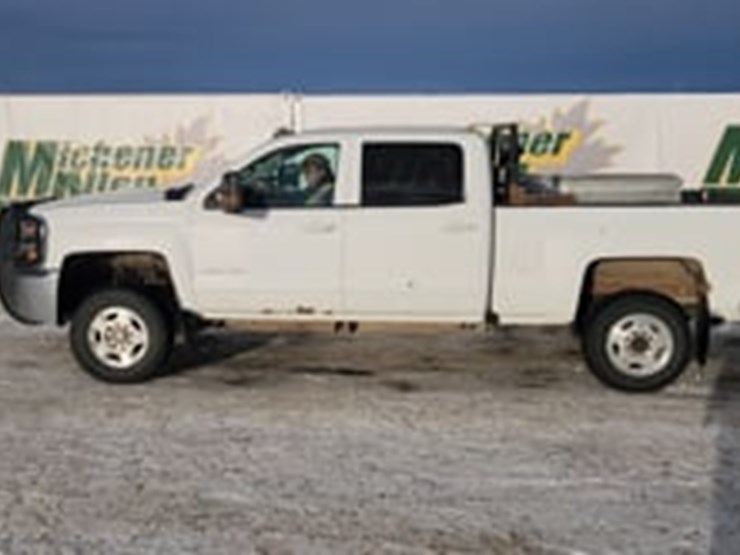 2016-chevrolet-silverado-2500hd-image-5