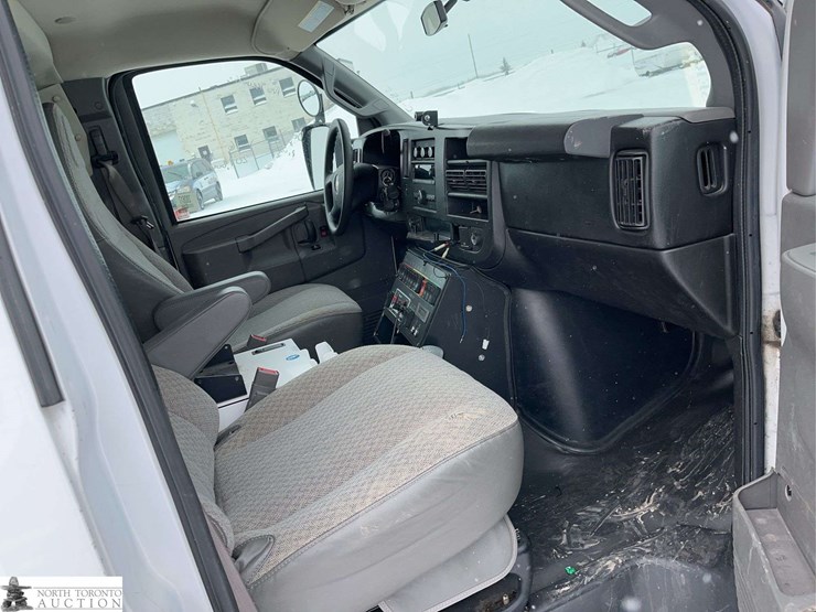 2016-chevrolet-express-g3500-image-27