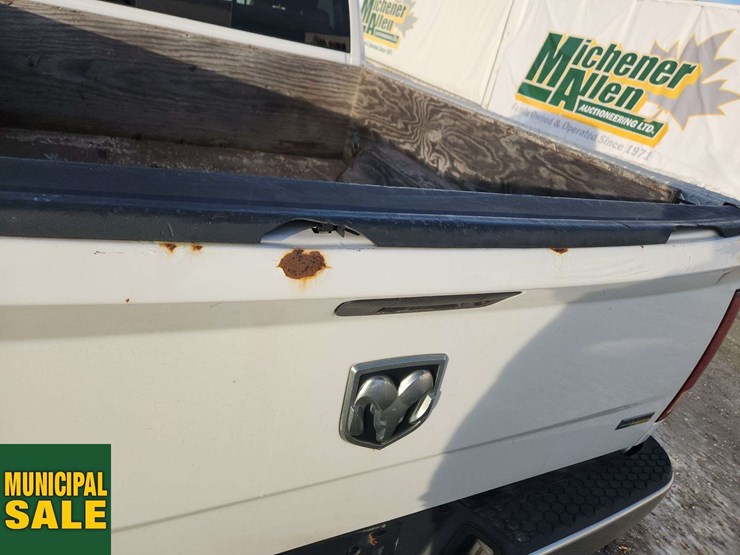 2011-dodge-1500-image-38