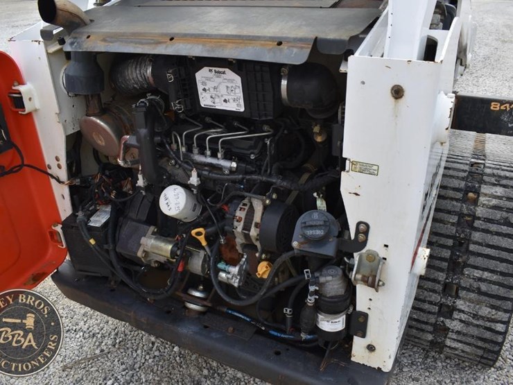2016-bobcat-t650-image-38