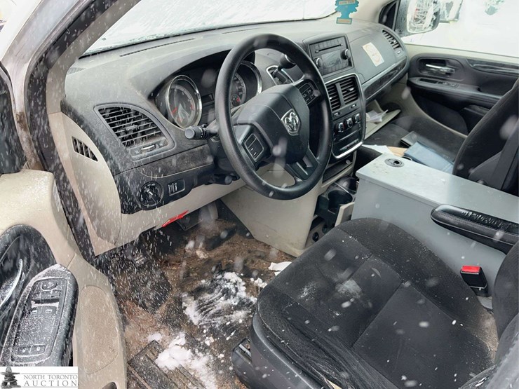 2015-ram-tradesman-image-22