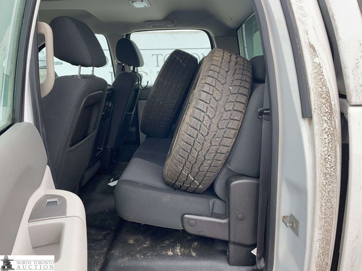 2013-chevrolet-silverado-1500-ls-image-27