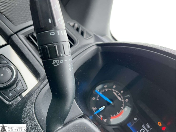 2018-ford-explorer-image-23