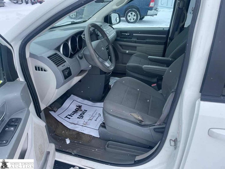 2009-dodge-grand-caravan-se-image-24