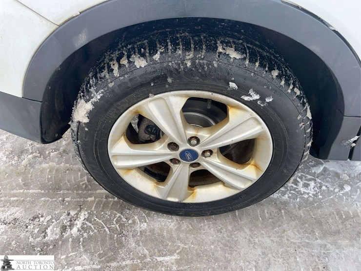 2015-ford-escape-image-21