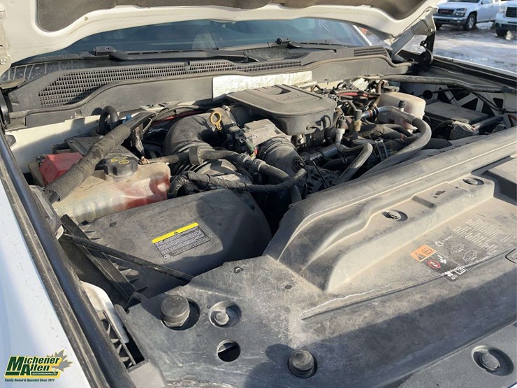 2015-chevrolet-silverado-3500hd-image-23