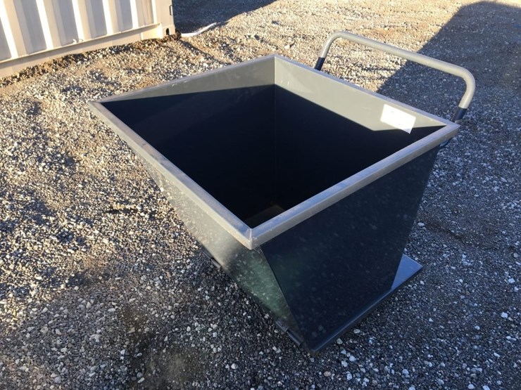 unused-2025-iranch-23in-x-26in-x-25in-dump-hopper-image-1