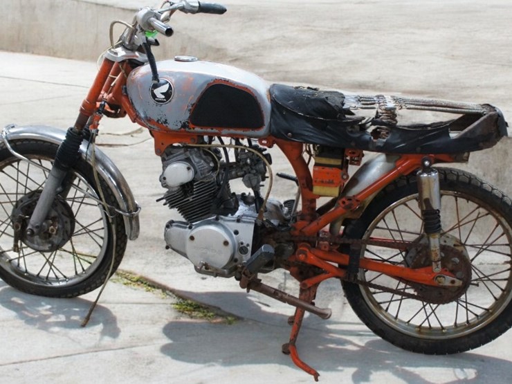 1969-honda-cl175-motorcycle-image-4