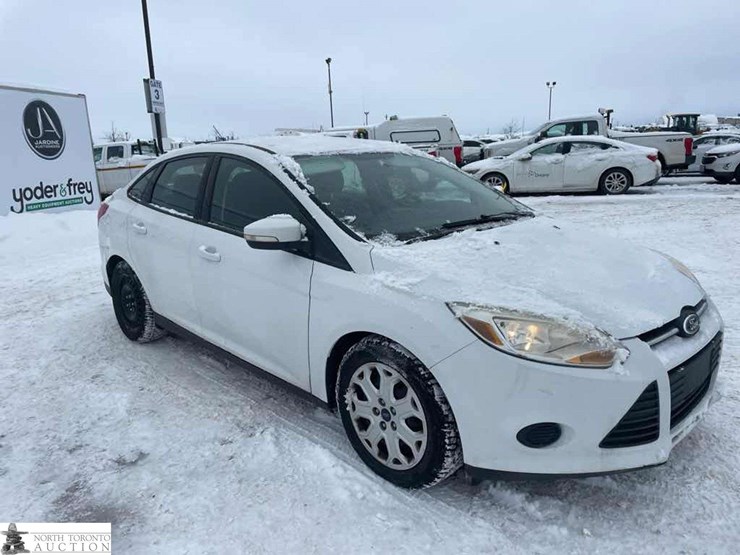 2014-ford-focus-se-image-3