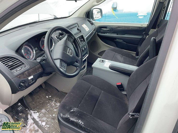 2011-dodge-grand-caravan-image-11