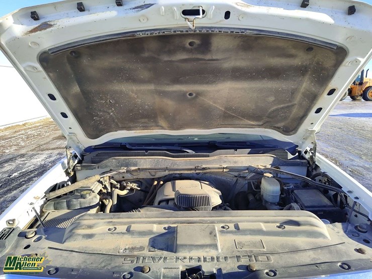 2015-chevrolet-silverado-2500hd-image-22