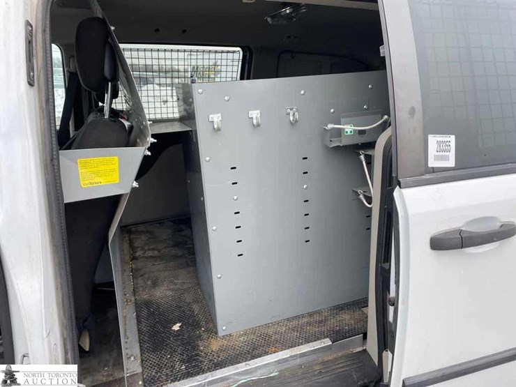 2014-ram-tradesman-image-15