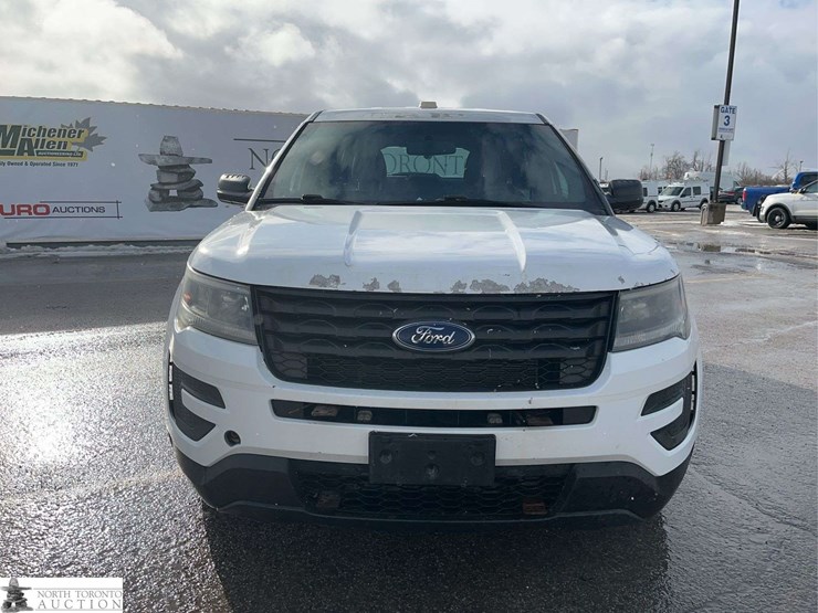 2017-ford-explorer-image-2