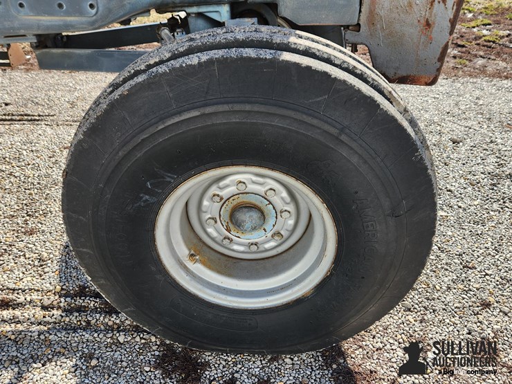 1989-white-140-image-20