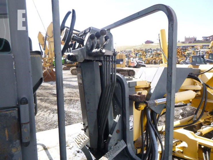 2004-volvo-g86-image-7