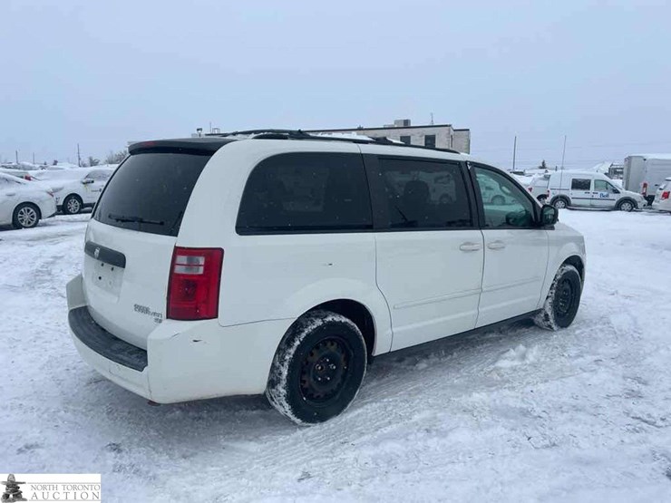 2009-dodge-grand-caravan-se-image-9