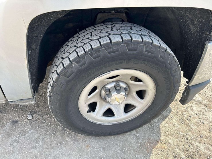 2018-chevrolet-silverado-1500-image-27