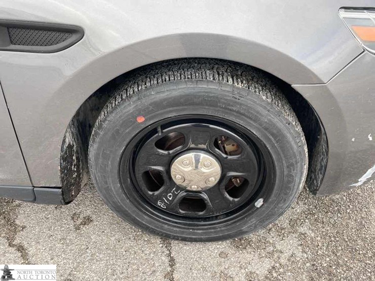 2018-ford-taurus-police-inte-image-24