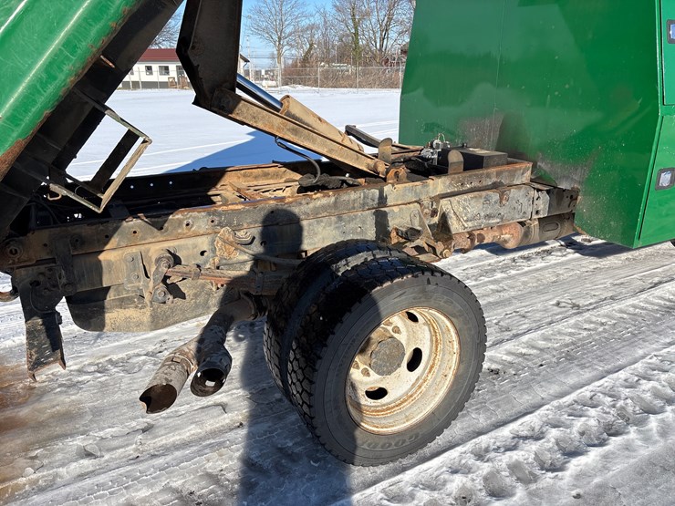 2017-ford-f550-image-8