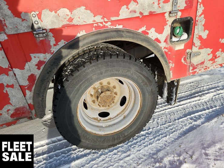 2009-ford-f550-image-12