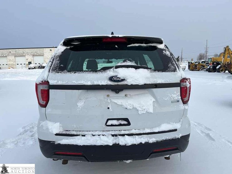 2018-ford-explorer-image-5