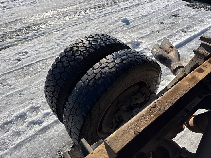 2017-ford-f550-image-18