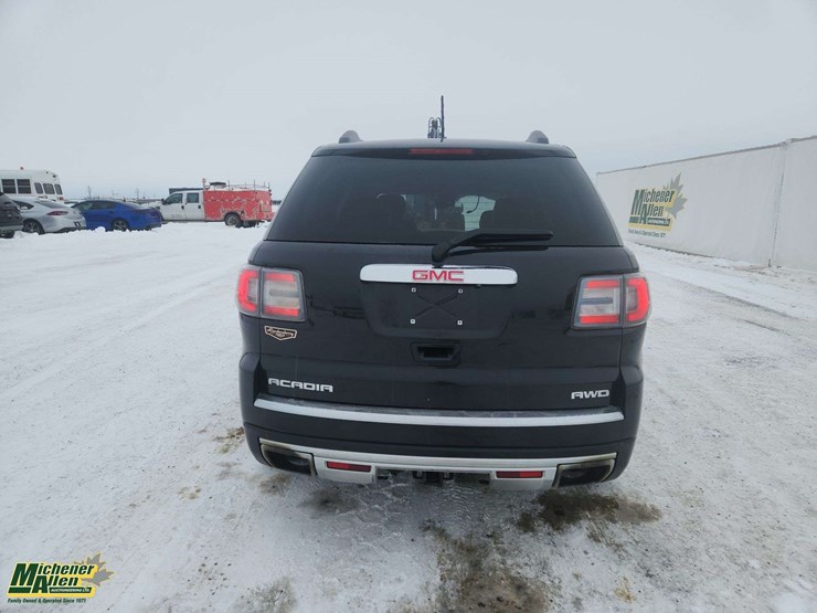 2015-gmc-acadia-image-9