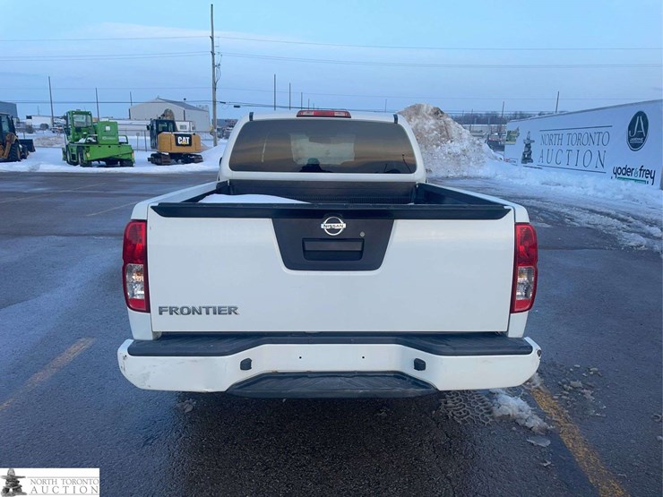 2017-nissan-frontier-image-4