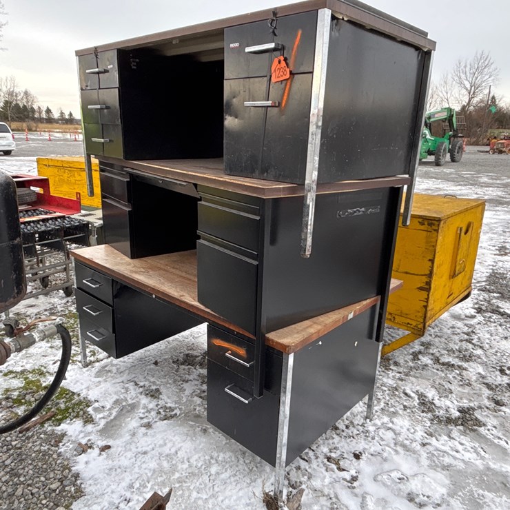 #6542 • E1. (3) desks