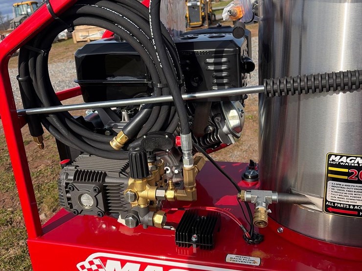 magnum-4000-series-hot-water-pressure-washer-image-3