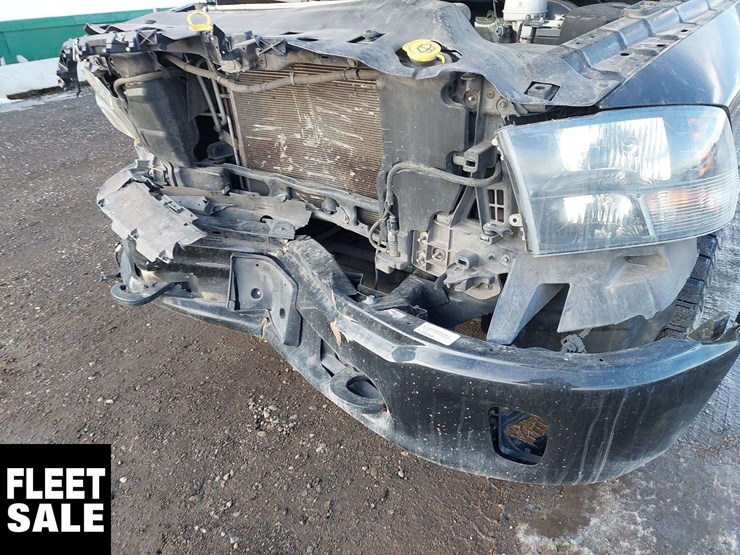 2023-ram-1500-classic-image-25