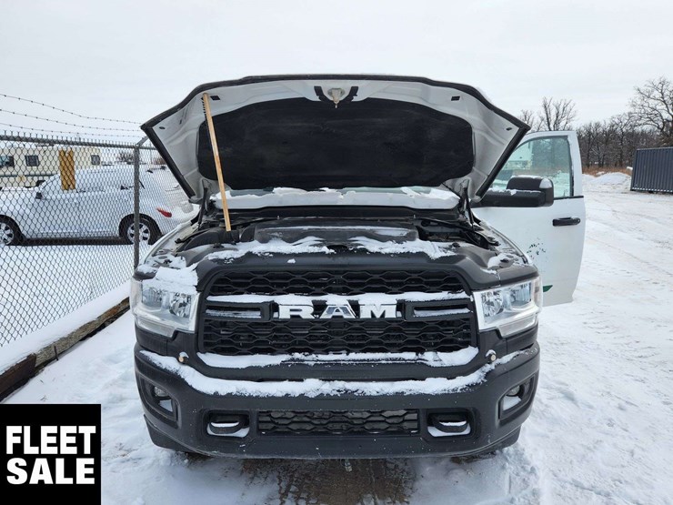 2019-dodge-2500-image-18