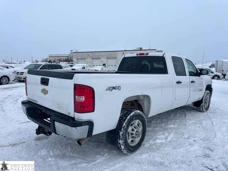 2011-chevrolet-k2500-image-6