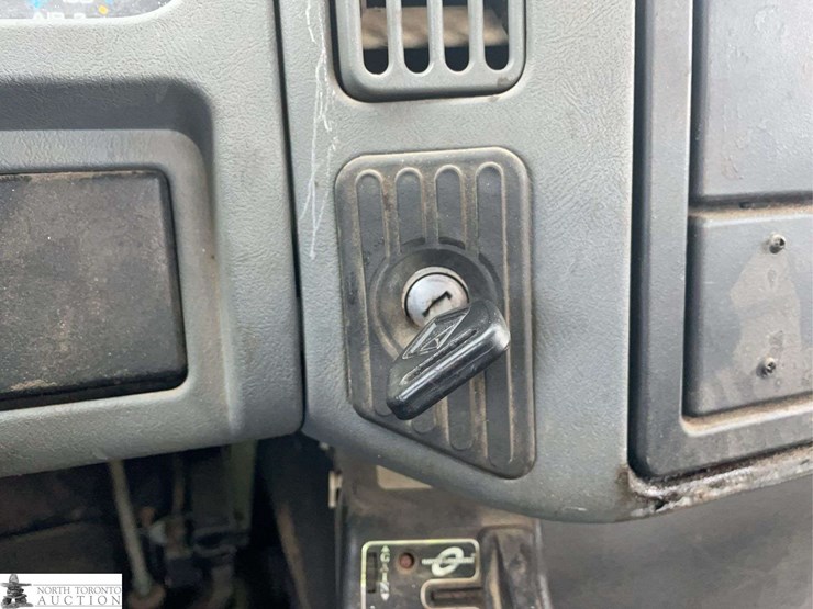 2006-international-durastar-4200-image-23