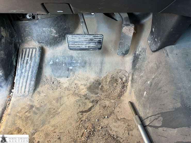 2015-chevrolet-silverado-2500hd-image-26