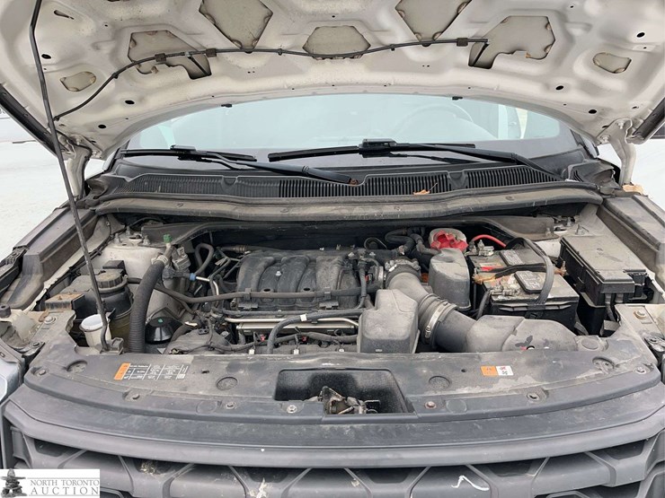 2018-ford-explorer-image-27