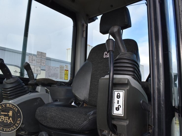 2019-caterpillar-305.5e2-cr-image-54