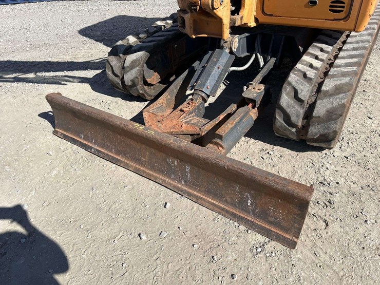 2016-case-cx55b-image-19