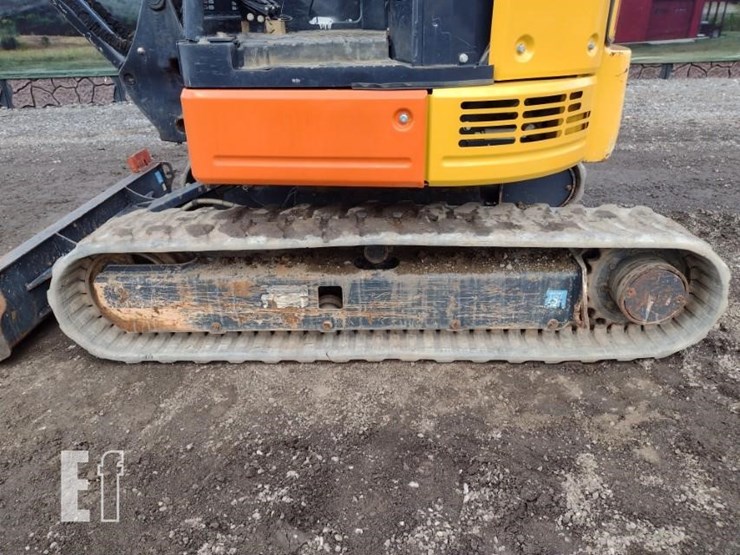 2022-deere-26g-image-34