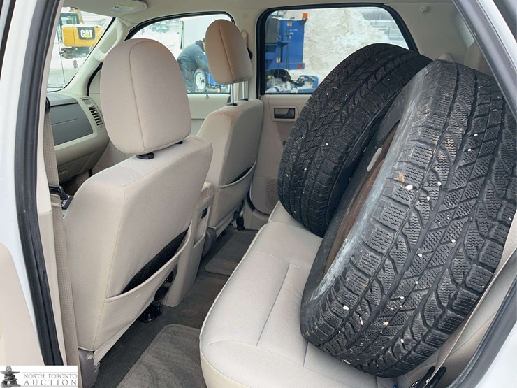 2012-ford-escape-xlt-image-28