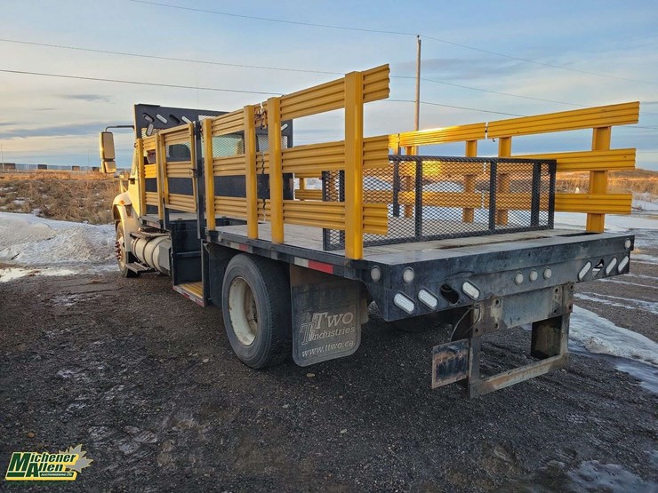 2015-international-durastar-4300-image-2