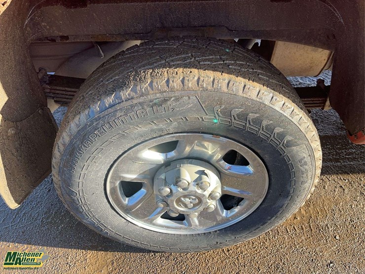 2011-dodge-3500-image-13